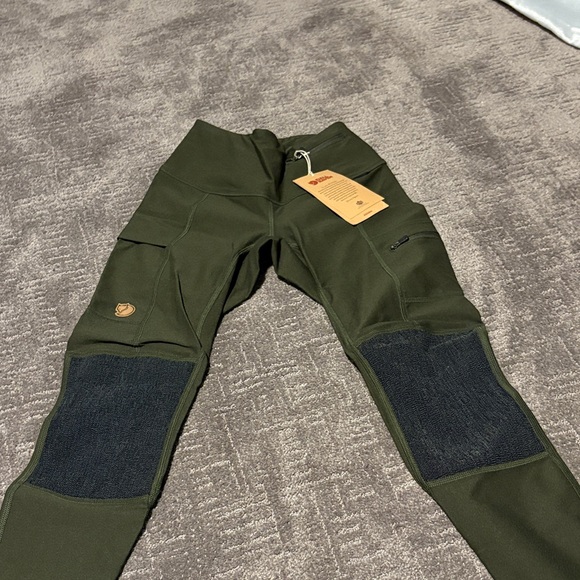 Fjallraven Pants - Fjallraven Green and Black Leggings